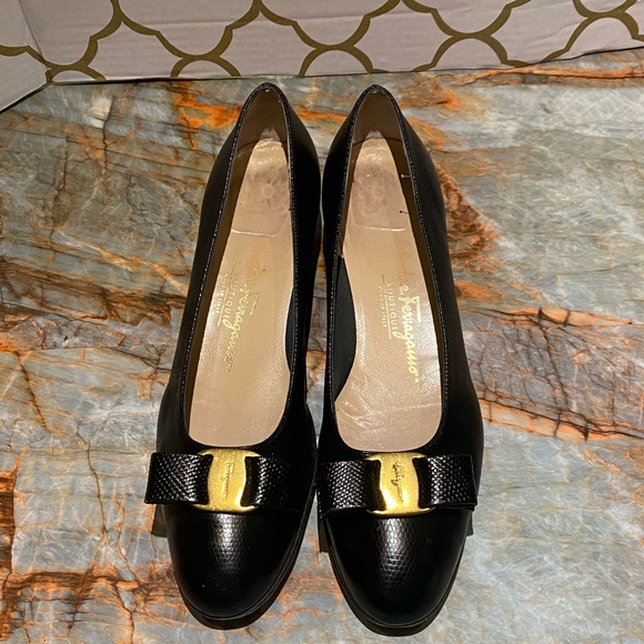 Salvatore Ferragamo Classic Vara Bow Lizard Embossed Calf Leather - Picture 7 of 13